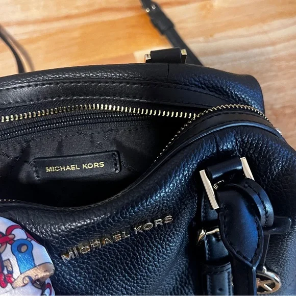 Michael Kors Bedford Black Pebbled Leather Crossbody Top Handle Bag - Picture 9 of 10